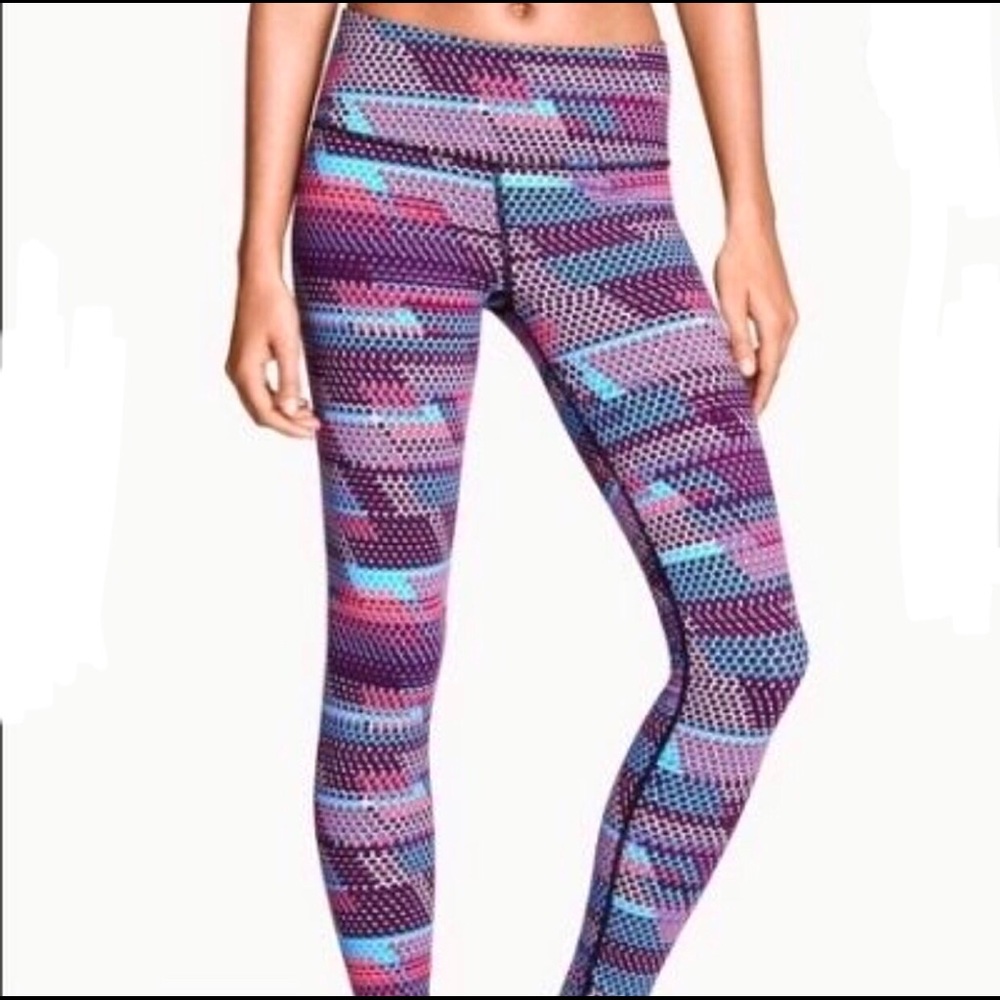 Victoria’s Secret Knockout VSX Leggings
